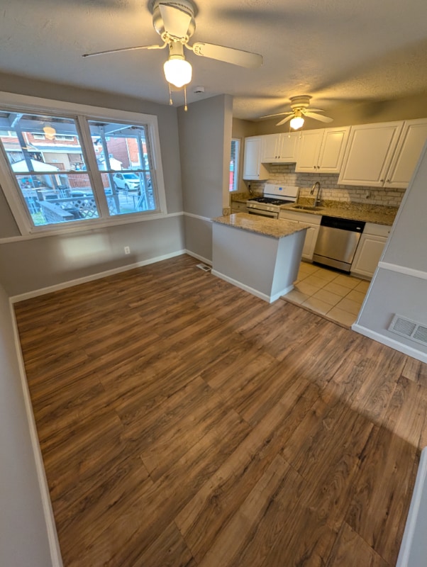 Building Photo - 4035 St Monica Dr