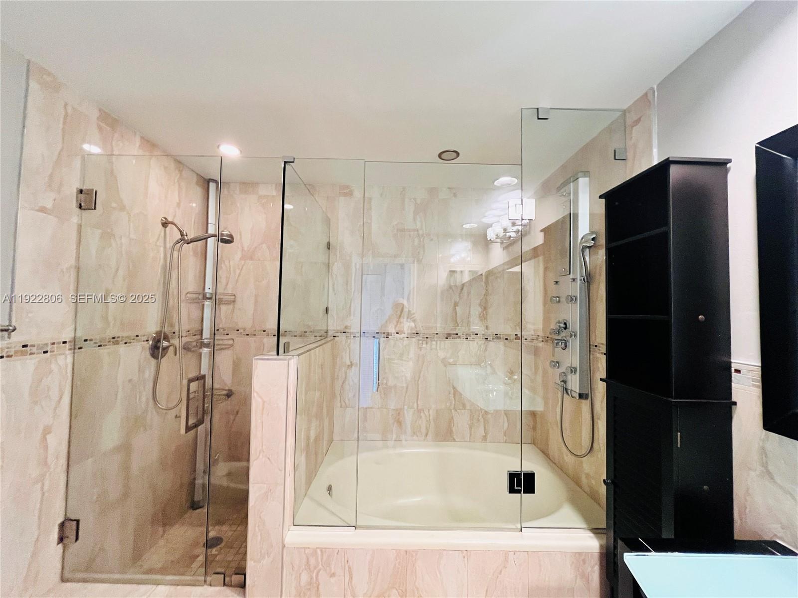 Building Photo - 253 Poinciana Island Dr