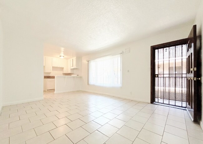 Building Photo - 10208 S Inglewood Ave