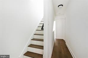 Building Photo - 1830 Montrose St