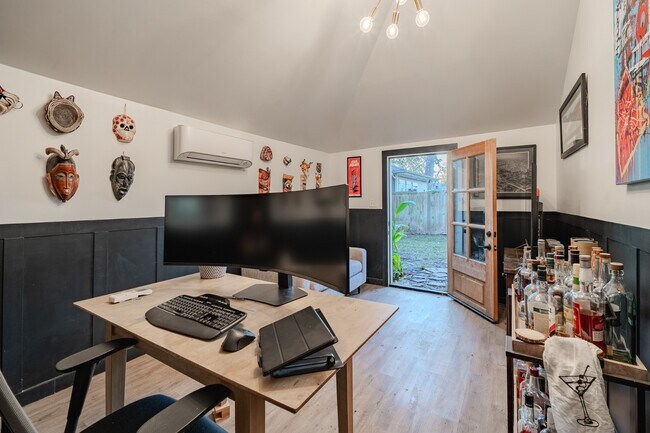 Building Photo - Updated Historically Charming Bungalow walking distance to Greenville Ave