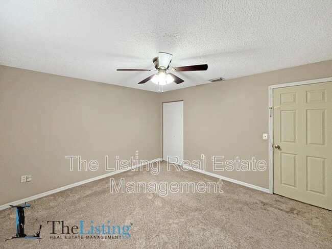 Building Photo - 5637 Viburnum Ct