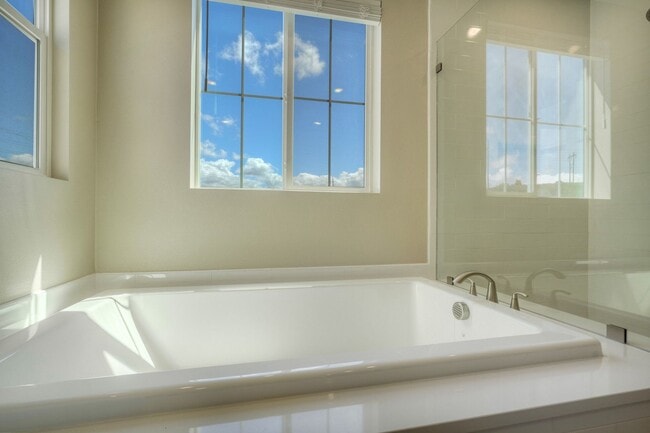 Building Photo - 6675 Agave Cir