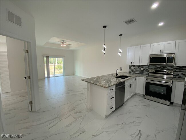 Building Photo - 5444 Billings St