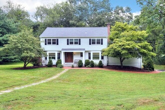 Building Photo - 11 Turkey Hill Cir