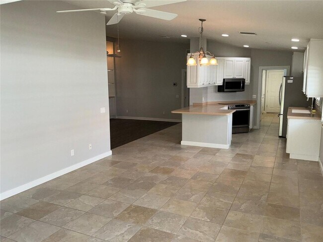 Building Photo - 11616 Garessio Ln
