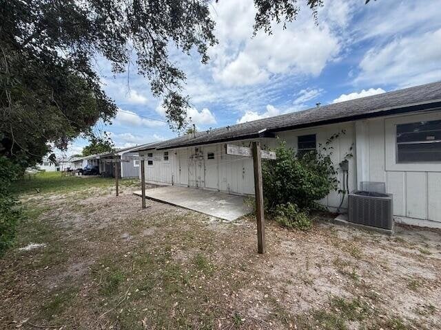 Building Photo - 341 Silver Beach Rd