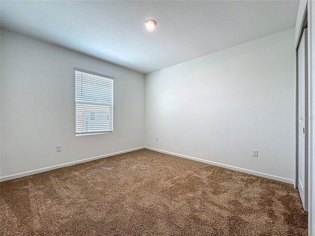 Building Photo - 9824 Walkway Dr