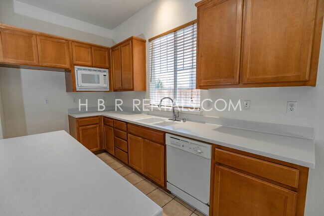 Building Photo - 4 bedroom single story WICKLUND School Home for Rent - Mountain House - MOVE IN READY NOW!