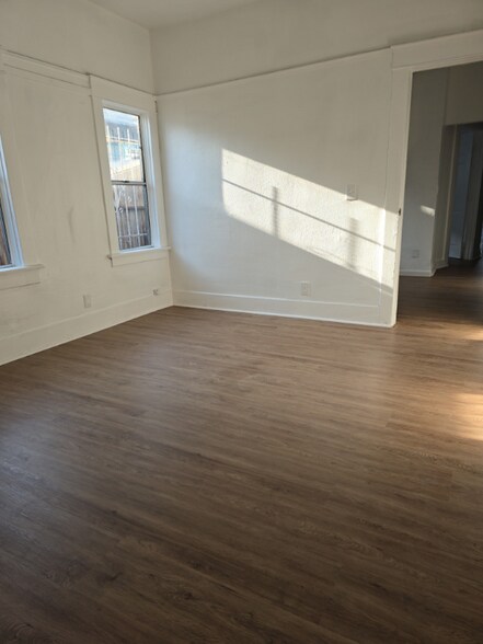 Building Photo - 322 W 52nd St