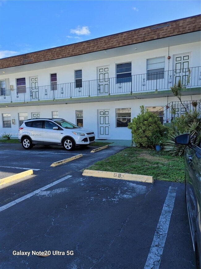 Building Photo - 2219 Polk St