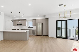 Building Photo - 3851 Don Tomaso Dr