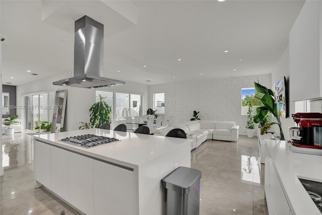 Building Photo - 9995 NW 75th St