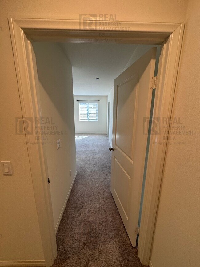 Building Photo - Spacious Corner Lot Home in Desirable Winchester Community – 4 bed + Large Backyard+ Solar!