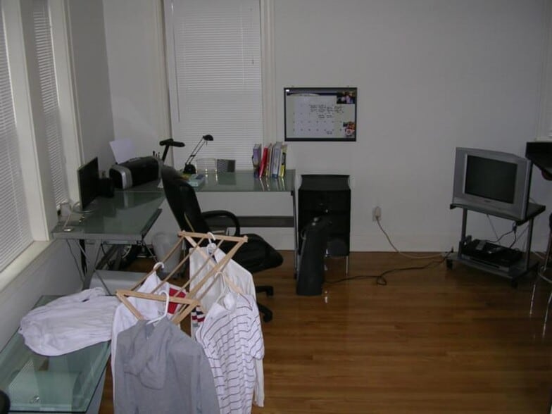 *Pictures are representative samples of the advertised unit. In some cases, the actual units you tou - 14 Buswell St