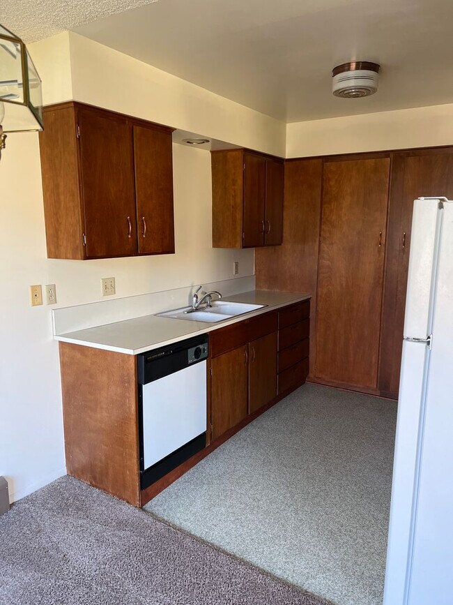 Building Photo - lev107