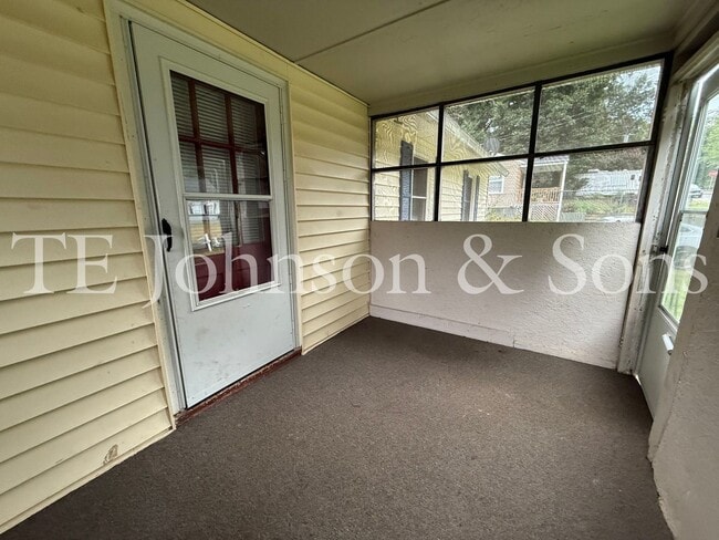 Building Photo - A Great Home Is Waiting For You!