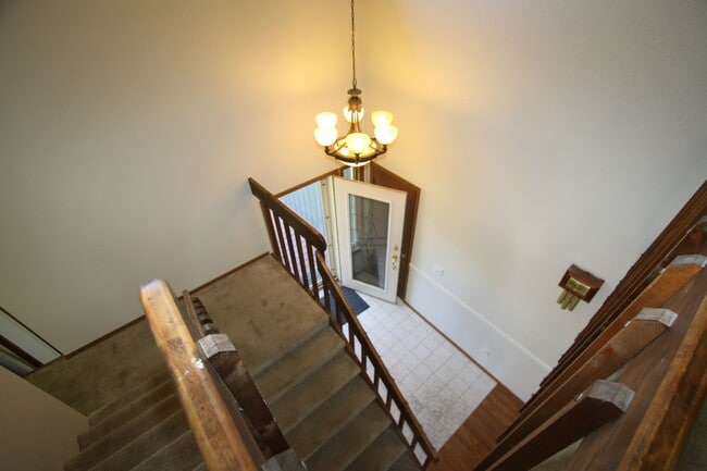 Building Photo - Lovely 3 Bedroom Home in Bayshore!