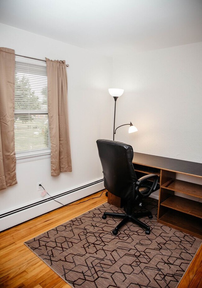 Building Photo - 7689 Dove Dr