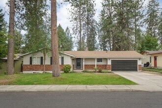 Building Photo - Available Now!! 5 Bedroom, 3 Bathroom Ranc...