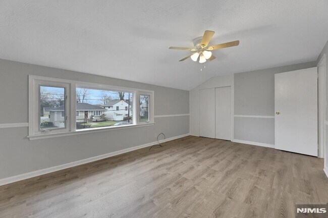 Building Photo - 95 Grove St