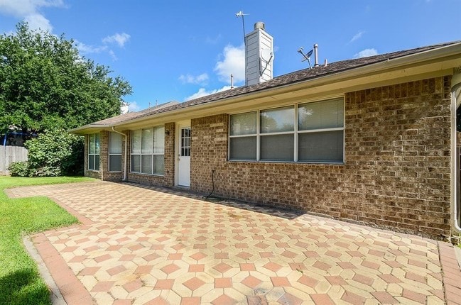 Building Photo - 23211 Colony Green Dr