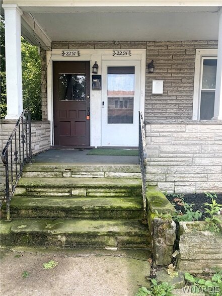 Building Photo - 2237 Ontario Ave
