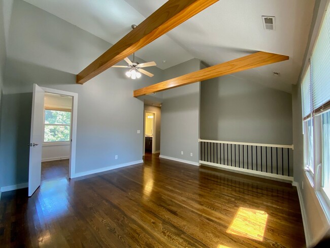 Building Photo - HALF OFF FIRST MONTH - Two Bed Condo in Th...