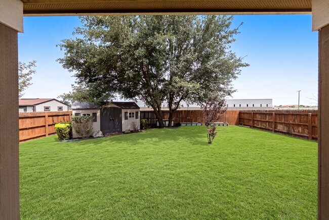 Building Photo - Better Than New and Unlike Anything Else in Villa Del Sol