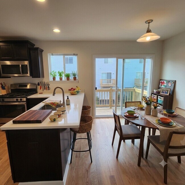 Building Photo - 1716 Windward Dr
