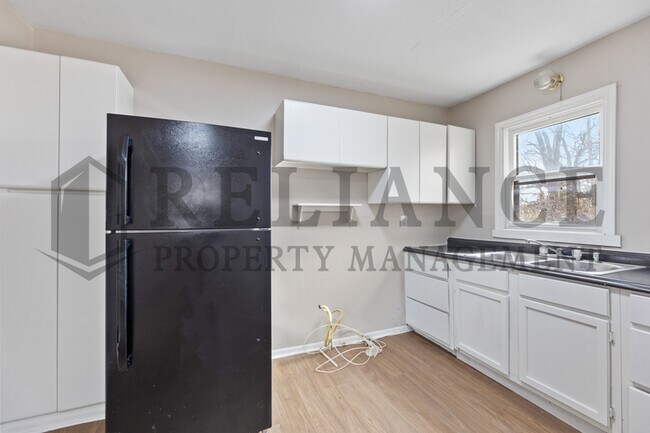 Building Photo - 224 Grover Ave