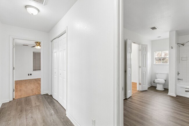 Building Photo - 2326 28th Ave N