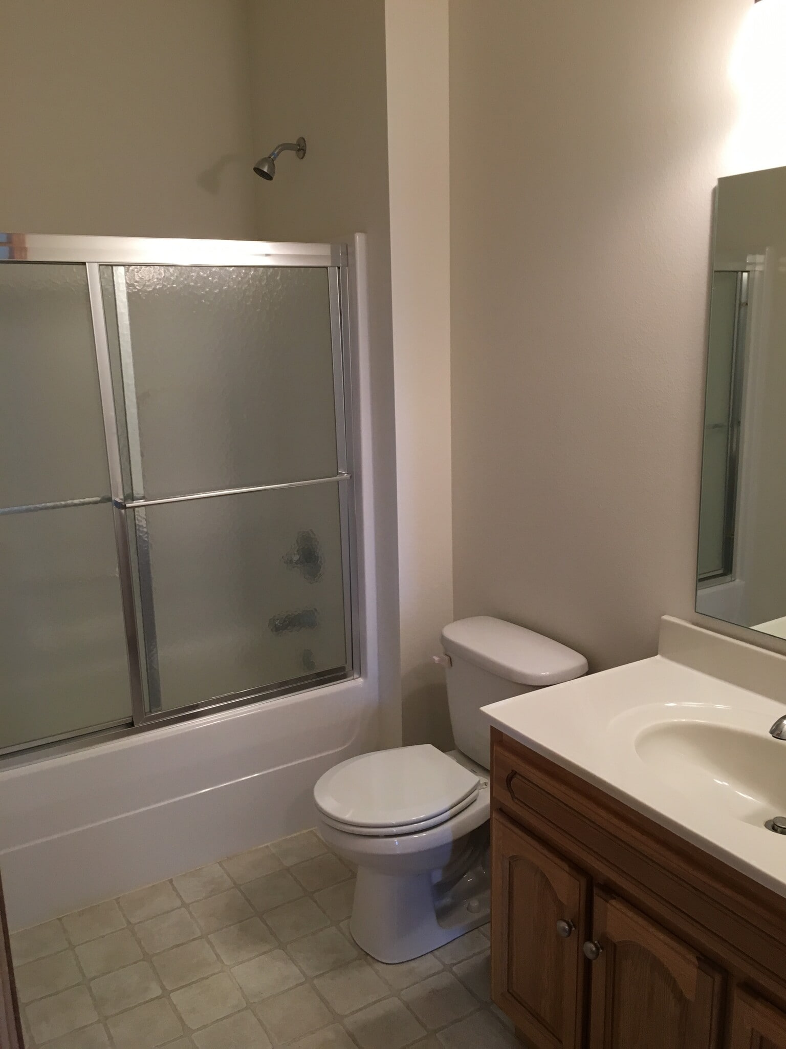 Full main bath - 131 Aspen Ln