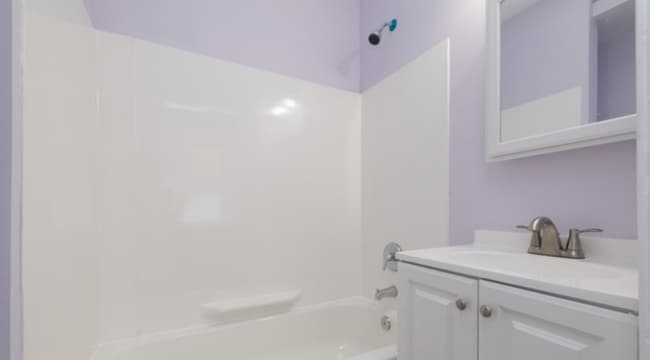 Building Photo - 3 Bedroom Semi-Detached Home