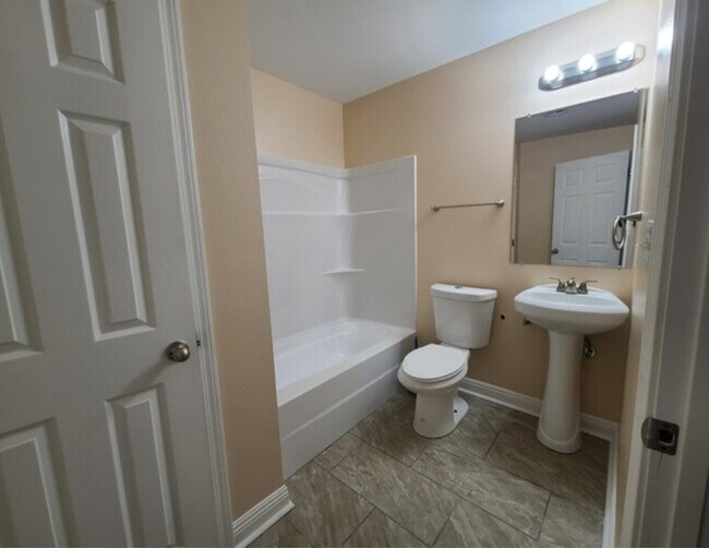 Building Photo - 2616 N Galvez St