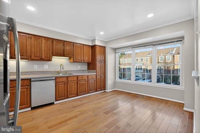 Building Photo - 8408 Millwood Dr