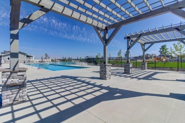 Building Photo - Welcome to this charming 3 bed 2.5 bath ho...