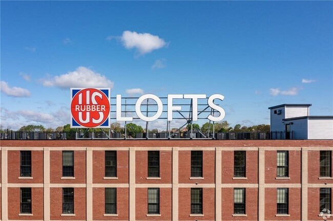 Building Photo - 12 Valley St