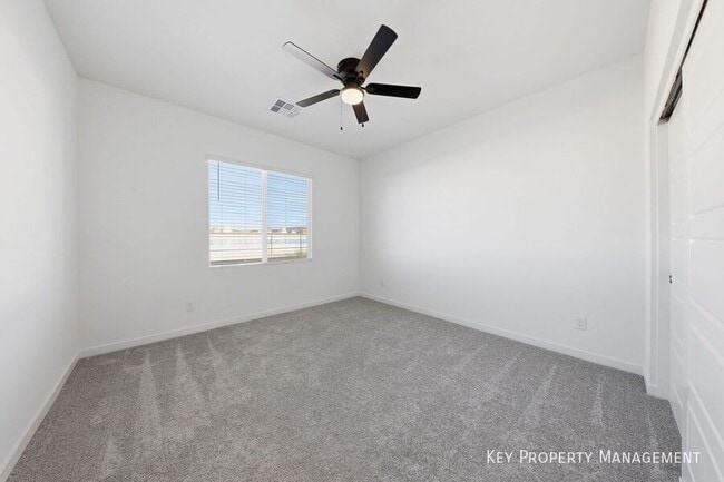 Building Photo - 1529 Layla Crossing Ave