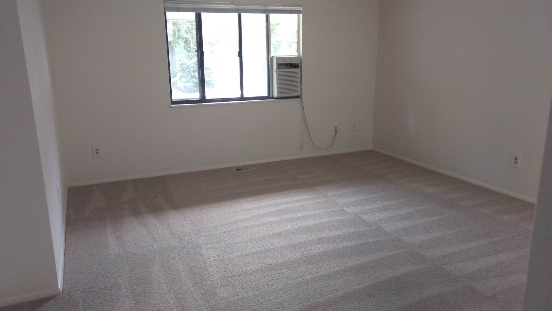 Building Photo - 1425 Bacchus Dr