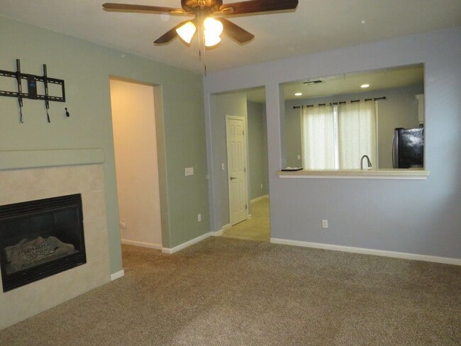 Building Photo - Beautiful 3 bedroom 2 bath coming soon in Orland!