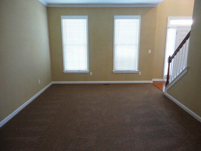 Building Photo - 697 Mountain Oaks Parkway