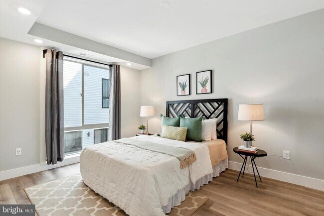 Building Photo - 1223 N 7th St