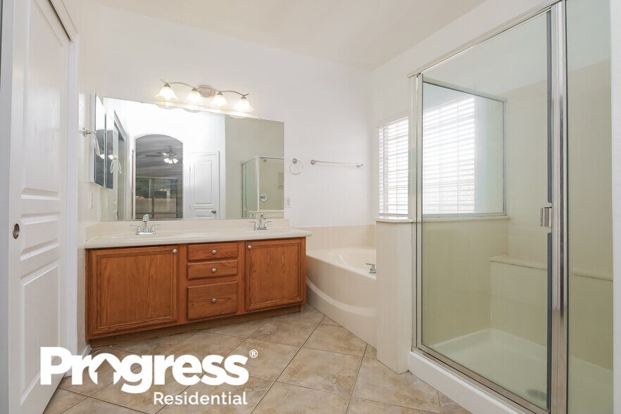 Building Photo - 1958 E Dublin St