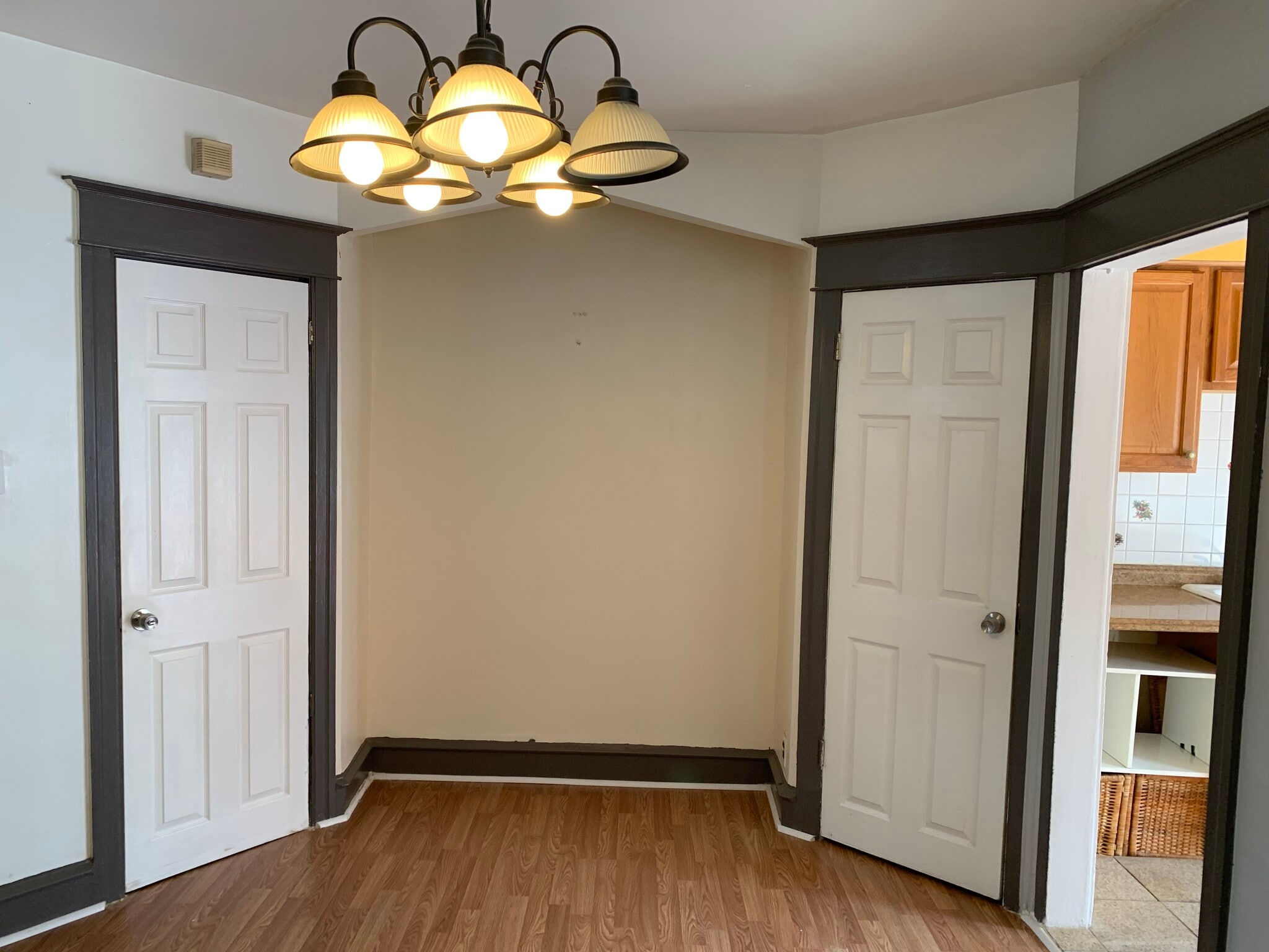 Building Photo - 538 E Carver St