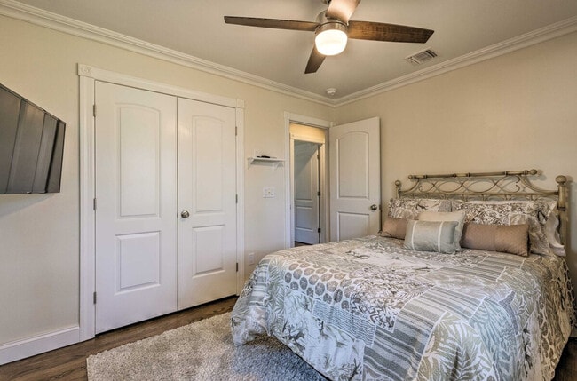 Building Photo - 500 Blossom Bend