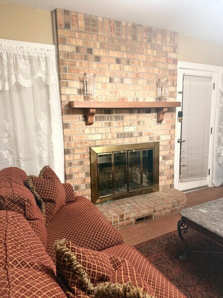 Building Photo - 5326 Main St