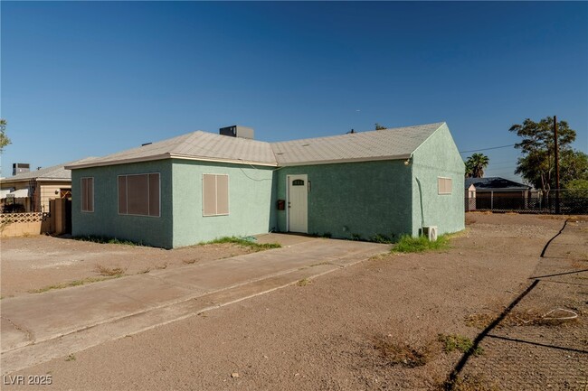 Building Photo - 100 N Ocotillo St