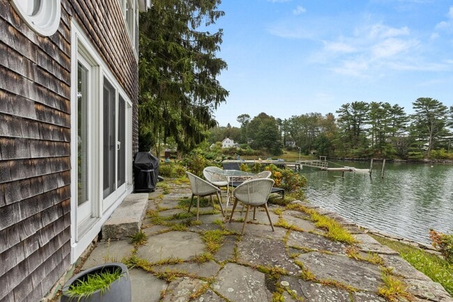 Building Photo - 148 Whipple Rd