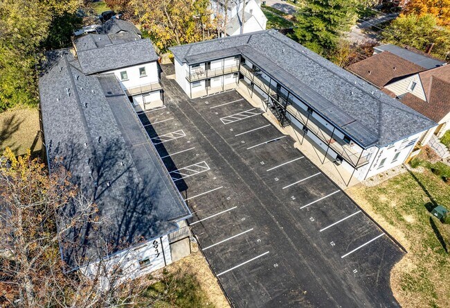 Building Photo - 6919 Montgomery Rd